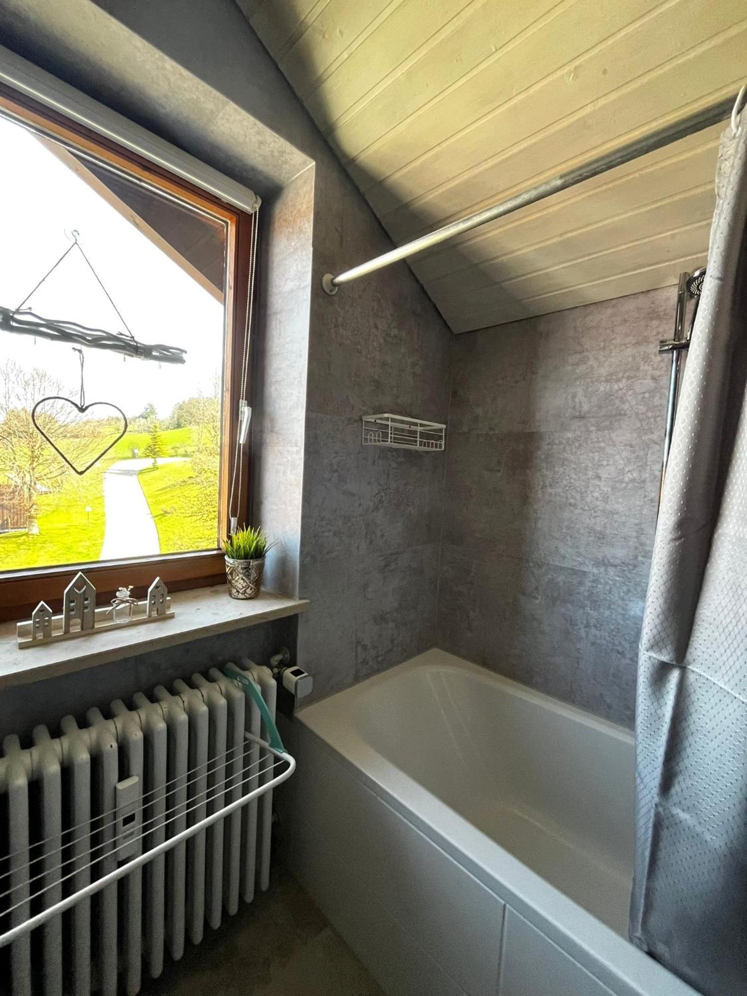 Sonnen-Juwel - Hallenbad-Sauna-2 Getrennte Schlafbereiche-Direkt An Der Skipiste Missen-Wilhams Esterno foto